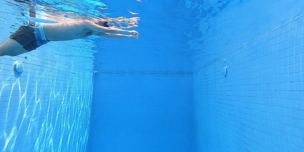 輕鬆簡單的入水方式 – 海豚跳&躬身下潛